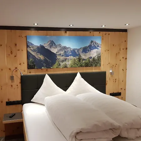 Ferienhaus Ziarm * Ischgl